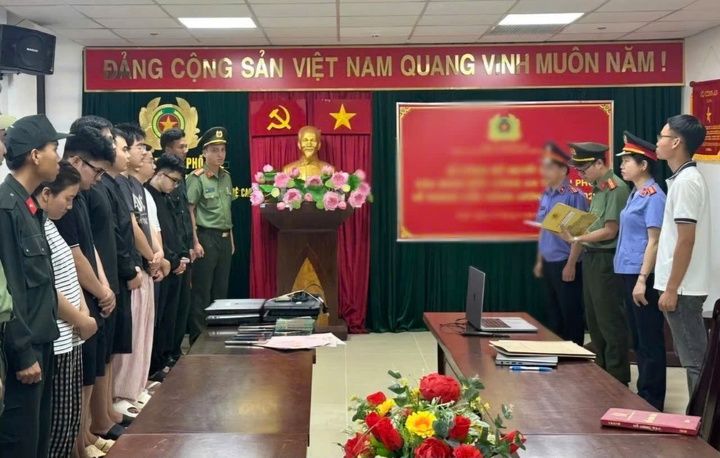 Seven suspects indicted for misappropriating over 5.5 billion VND from international payment cards