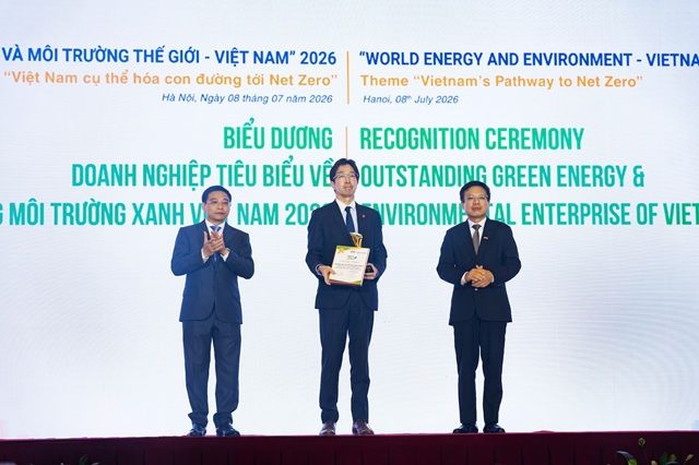 lanh-dao-vpbank-nhan-giai-thuong-top-10-doanh-nghiep-xanh.jpg