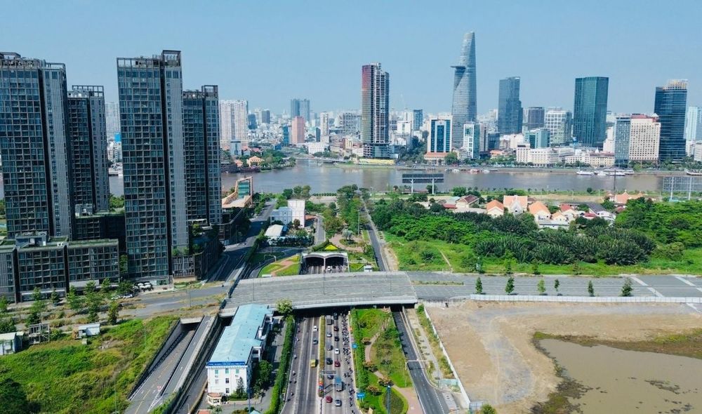 Ho Chi Minh City faces 10 million vehicles and a structural overhaul of ...
