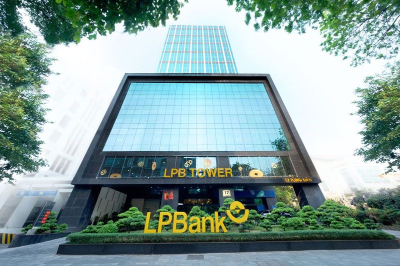 Ông Phạm Nhật Vượng và bà Phạm Thu Hương trực tiếp nắm gần 10% vốn LPBank