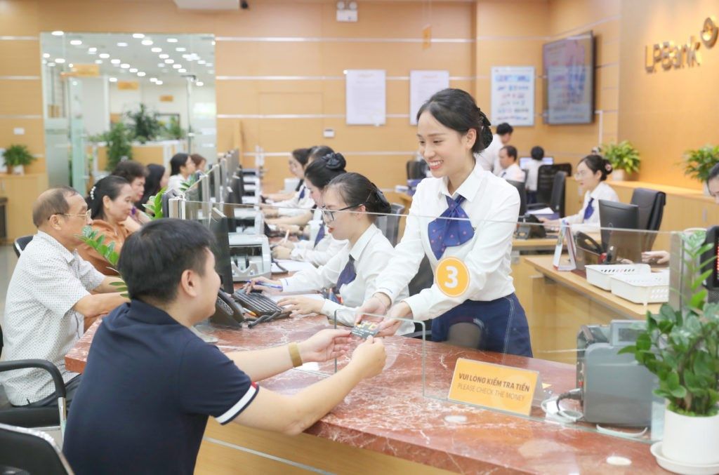 Lãi suất ngân hàng ngày hôm nay 28/9/2026: Techcombank áp dụng mức cao nhất 8,4%/năm