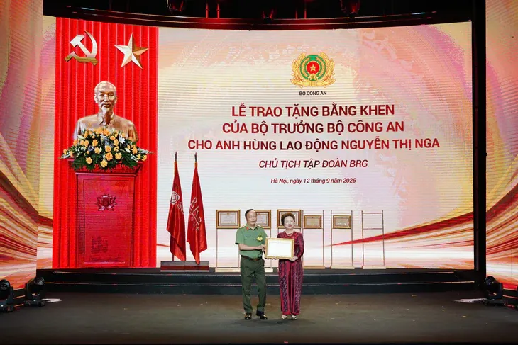 Cổ phiếu SeABank (SSB) tăng trần ngay đầu phiên sau sự kiện vinh danh bà Nguyễn Thị Nga