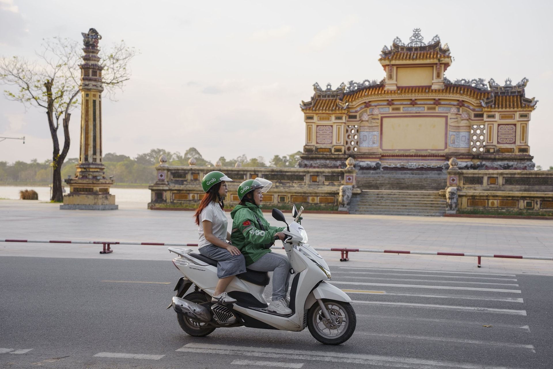 US$0,8 tỷ giá trị kinh tế từ nữ tài xế công nghệ: một lực lượng lao động mới đang hình thành trong nền kinh tế số Đông Nam Á.