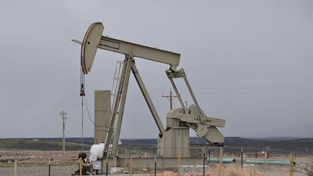 Oil prices retreat to near pre-Iran war levels as Strait of Hormuz reopens; gasoline prices may take months to return to pre-war levels