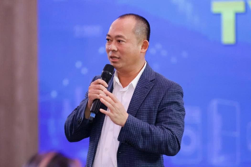 ong-doan-van-hieu-em-tong-giam-doc-dien-may-xanh.jpg