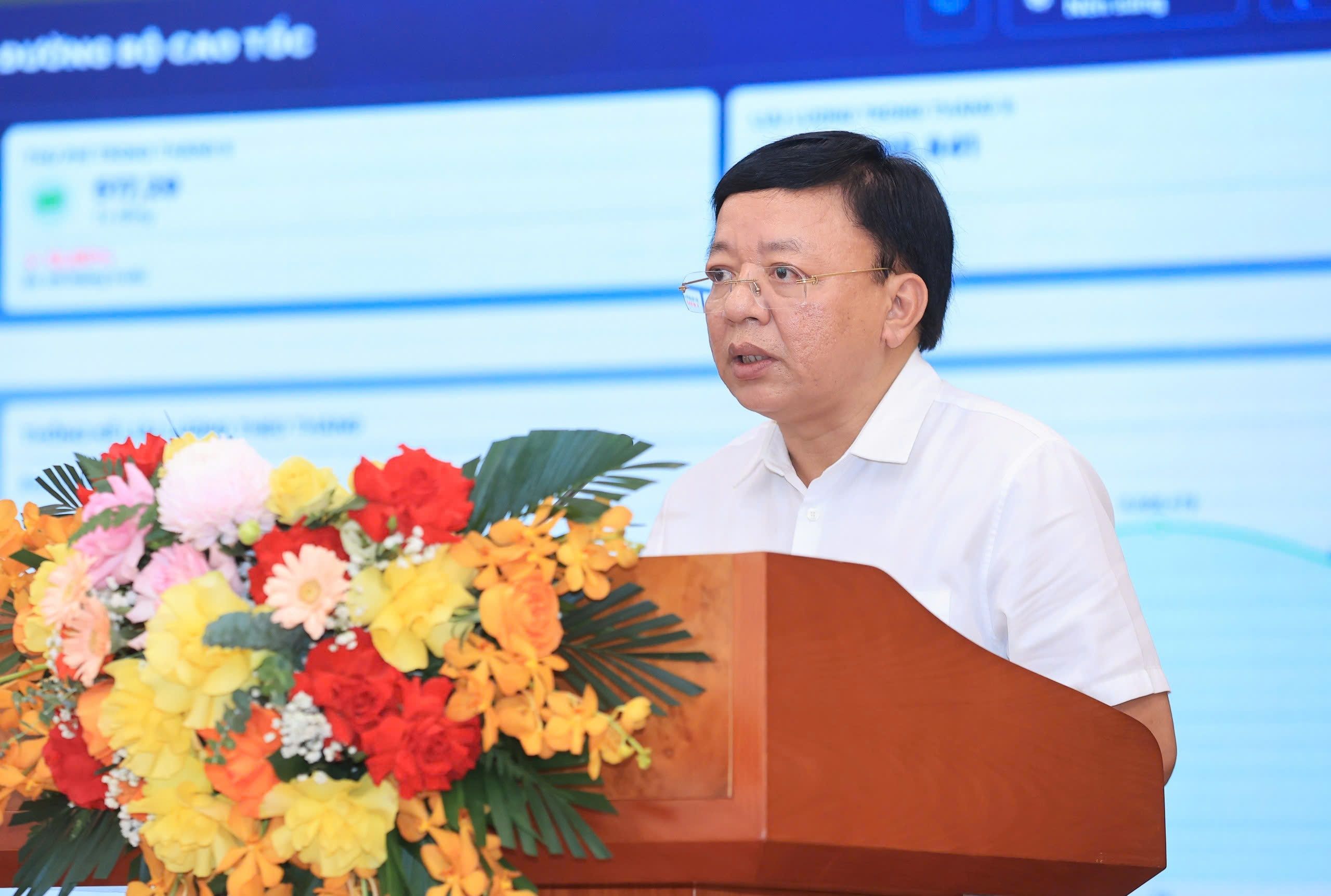 ong-le-huyen-pho-chu-tich-ubnd-tinh-khanh-hoa-phat-bieu.jpg
