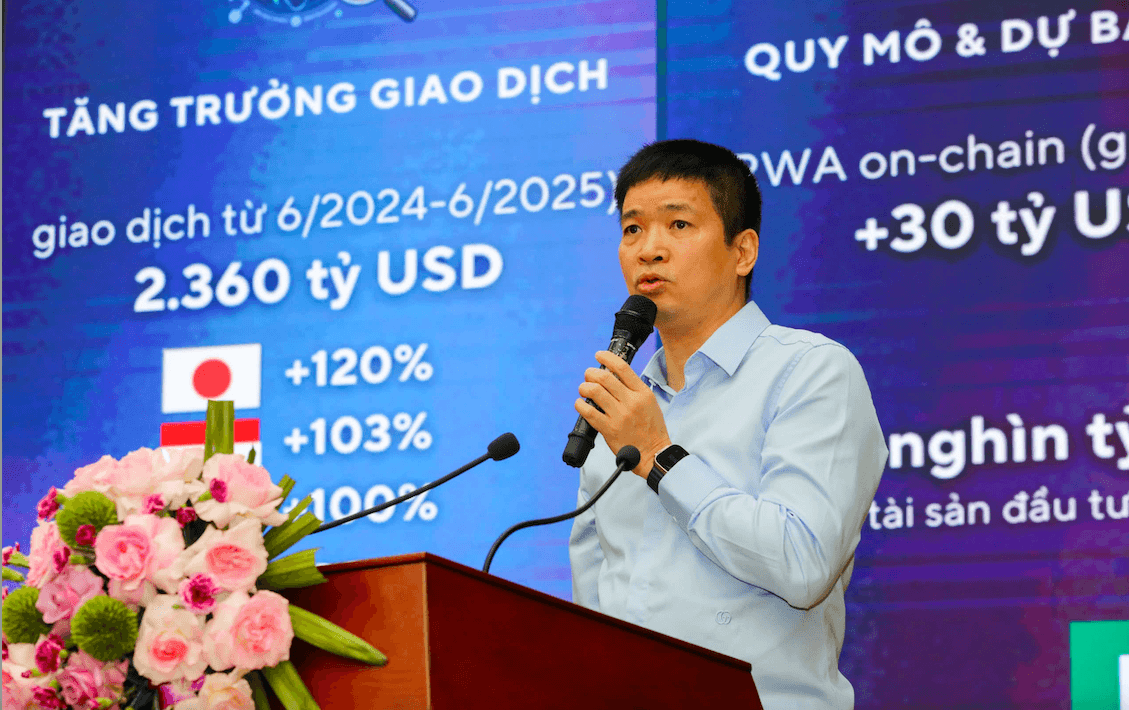ong-phan-duc-trung-chu-tich-hiep-hoi-blockchain.png