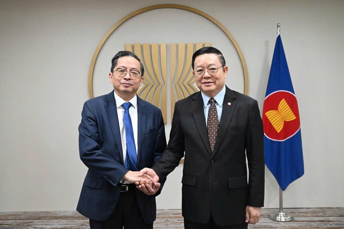ong-tran-kim-chung-chu-tich-ct-group-cung-ts-kao-kim-hourn-tong-thu-ky-asean.jpg