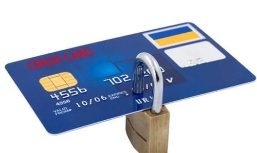 Cơ quan thuế phong tỏa nhiều tài khoản ngân hàng của người nộp thuế do nợ thuế quá hạn