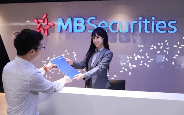 Lãi suất ngân hàng hôm nay 18/6: Xuất hiện mức 10%/năm