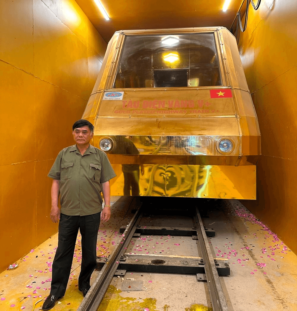 Vietnam Possibly Unique in Considering Gold-Plated Metro Trains as UAE's Gold Line Sparks Debate
