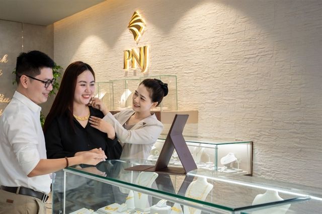 Sau 2 phiên giảm sâu vì vụ P-Lab, em trai Chủ tịch PNJ đăng ký mua 300.000 cổ phiếu