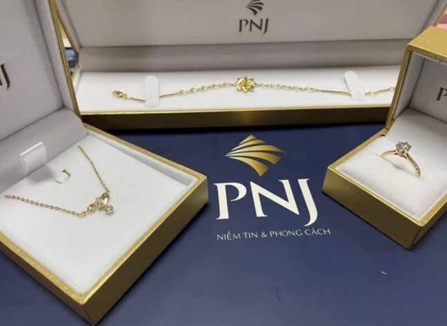 PNJ lại giảm sàn, khối ngoại đã bán ròng hơn 1.650 tỷ đồng