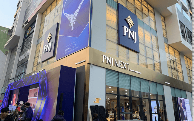 Cổ phiếu PNJ bị "xả" mạnh sau thông tin cựu lãnh đạo công ty con bị khởi tố