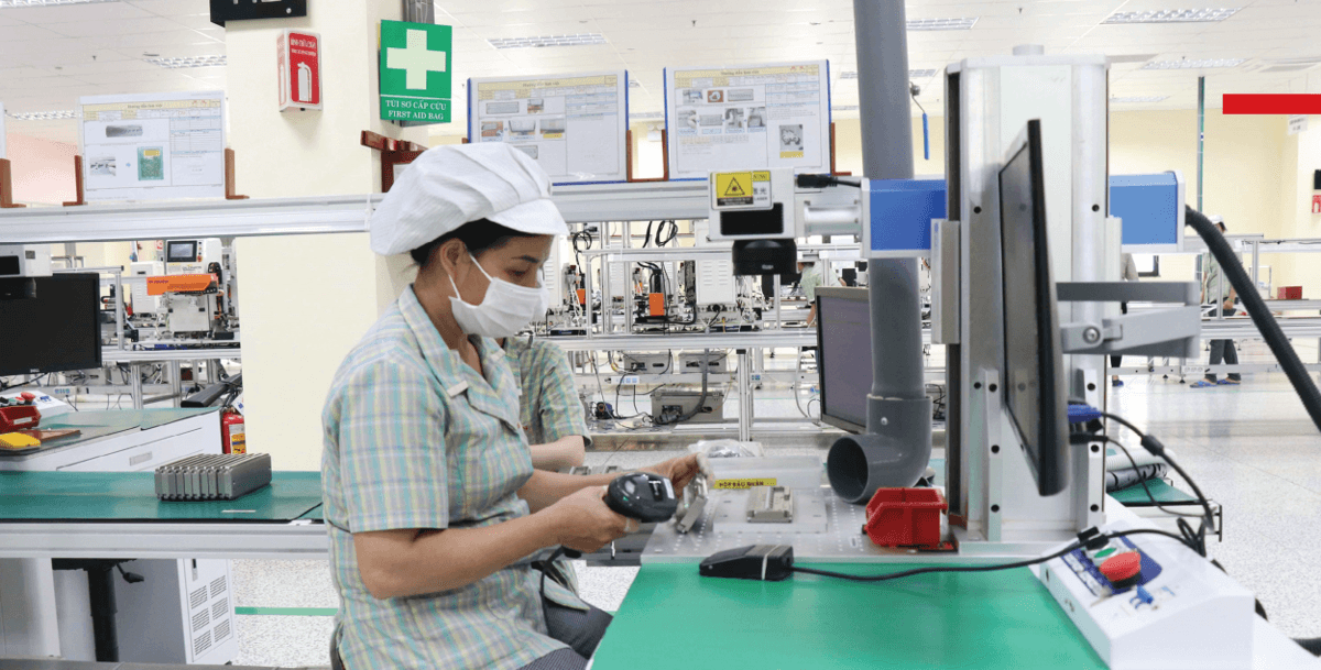 Sản xuất công nghiệp tăng trưởng ấn tượng, chế biến, chế tạo bứt phá