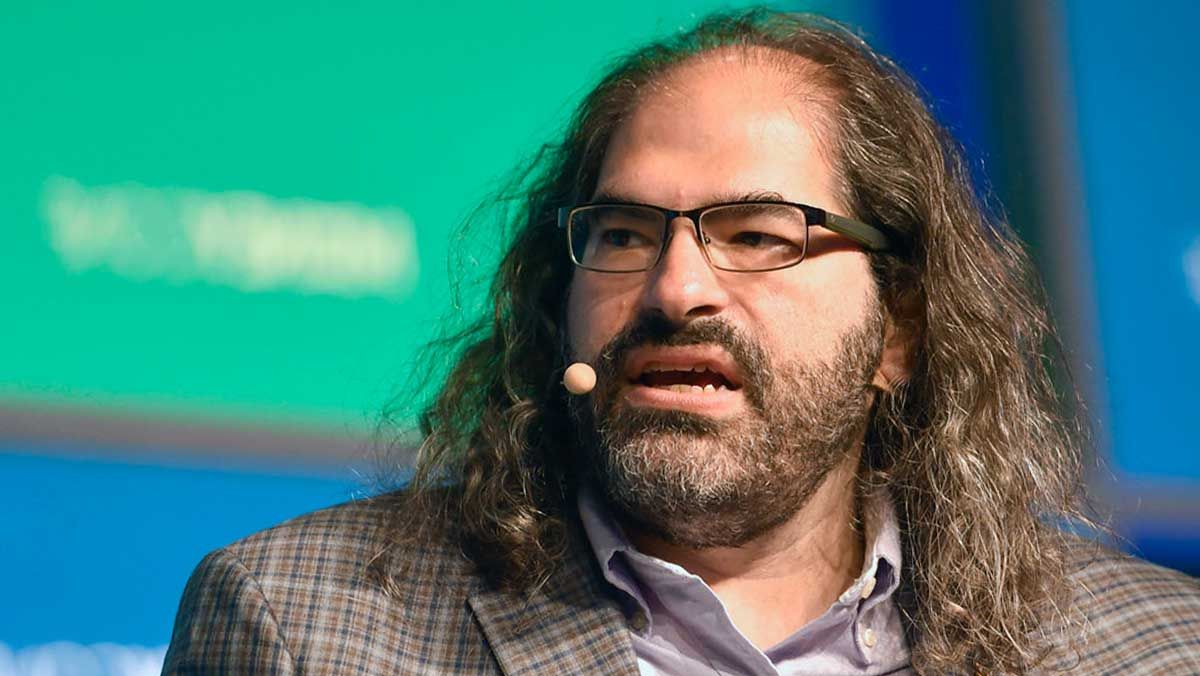 Schwartz Calls Ripple CEO’s $30M Jayhawks Deal a Coincidence as XRP Forms Bearish Flag