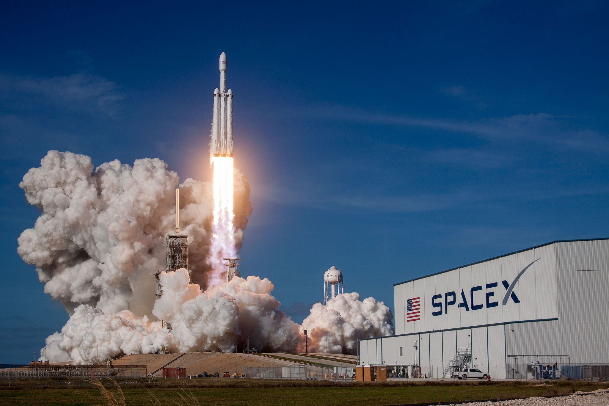 spacex.jpg