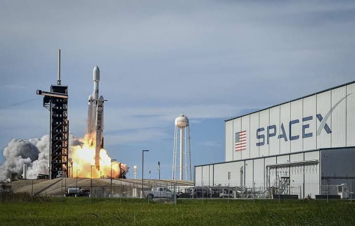 SpaceX giảm 2,2%, thị giá về 136 USD/cổ phiếu