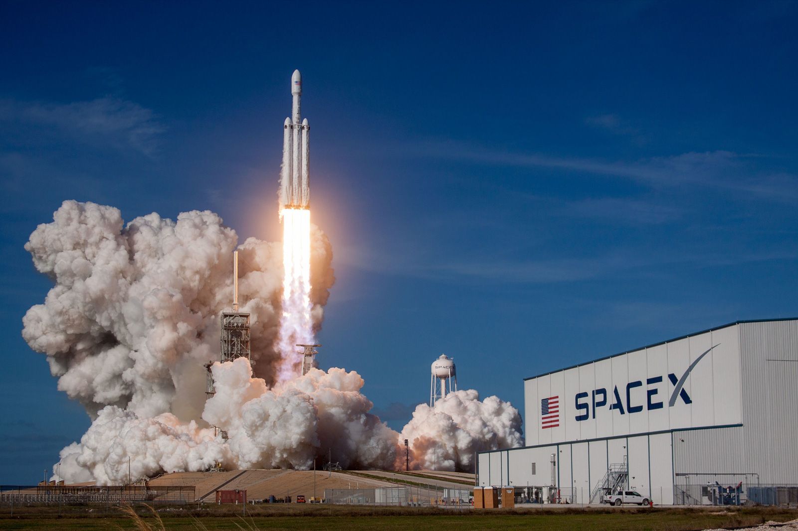 Cổ phiếu SpaceX tăng 6,4%, lên mức cao nhất gần 2 tháng