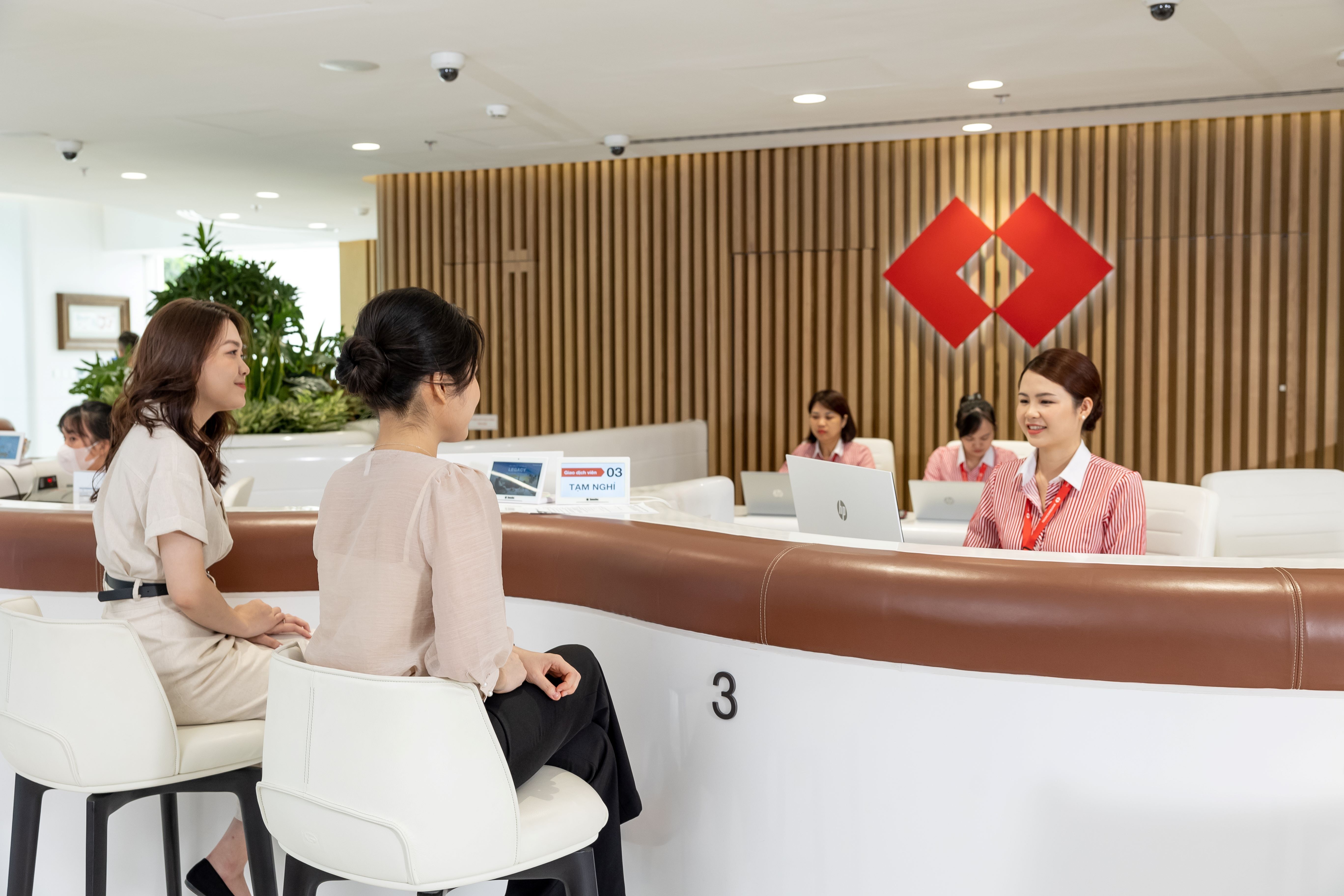 Lãi suất ngân hàng hôm nay 4/6: Techcombank cách tính lãi và mức sinh lời theo từng kỳ hạn