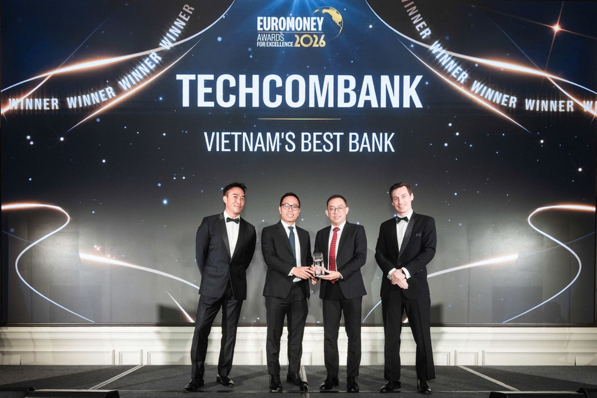 Techcombank lần thứ 6 được vinh danh ‘Ngân hàng tốt nhất Việt Nam’