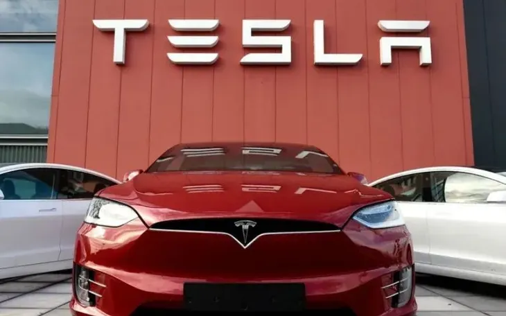 Tesla bị điều tra, Elon Musk lên tiếng phản bác