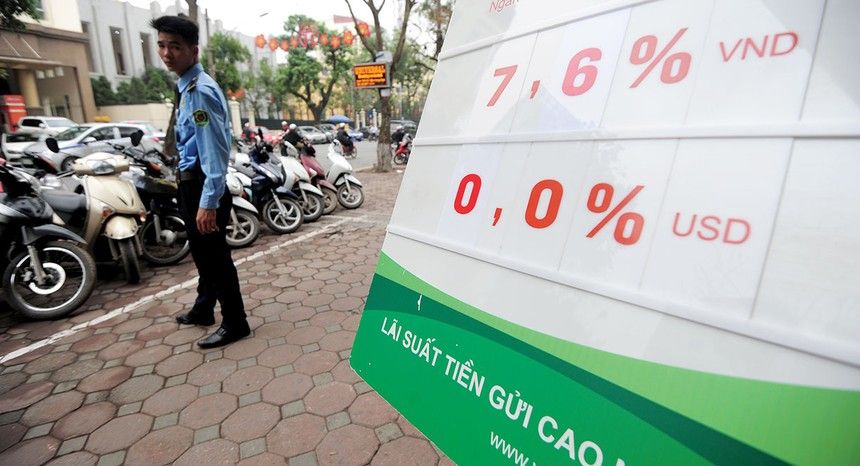 Thận trọng với nợ xấu