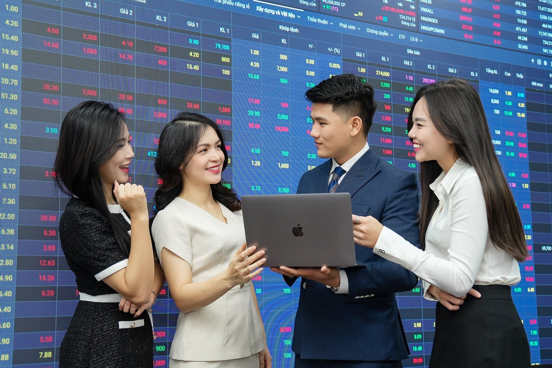 Thị trường chứng khoán tuần qua: Kịch bản điều chỉnh đã được cảnh báo từ sớm