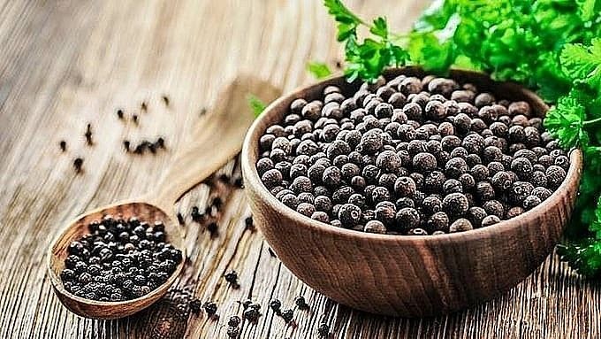 Giá tiêu ngày hôm nay 4/10/2026: Việt Nam giữ 61% nguồn cung hồ tiêu Đức, giá trong nước ổn định