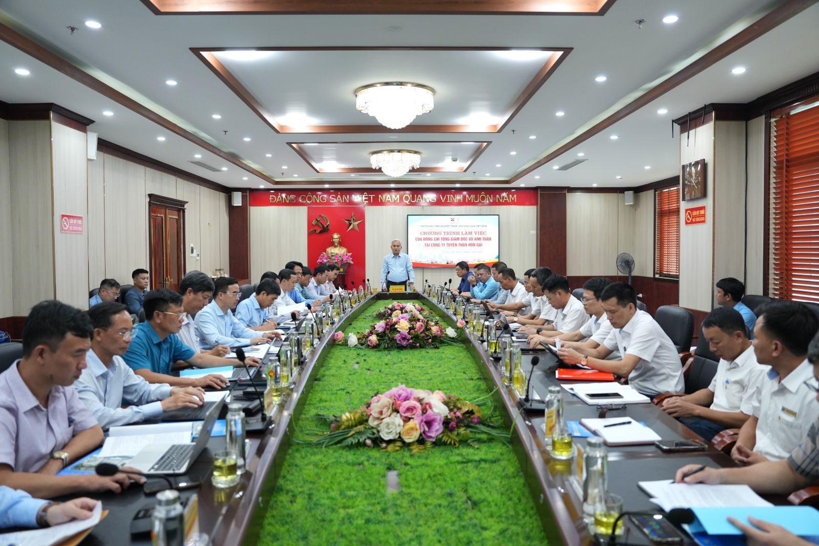 tkv-no-luc-thuc-hien-muc-tieu-tang-truong-hai-con-so.jpg