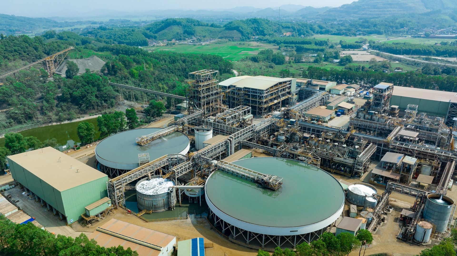 Masan công bố lợi nhuận ròng quý I-2026 cao kỷ lục; dự báo lợi nhuận 6 tháng đầu năm đạt 4.600 tỷ đồng.