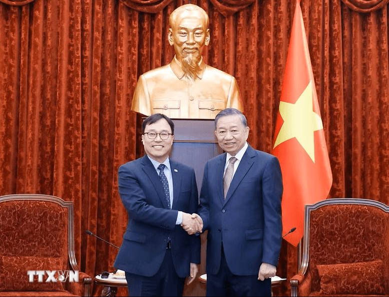 Tổng Bí thư, Chủ tịch nước Tô Lâm tiếp Đại sứ Hàn Quốc Choi Young Sam chào từ biệt
