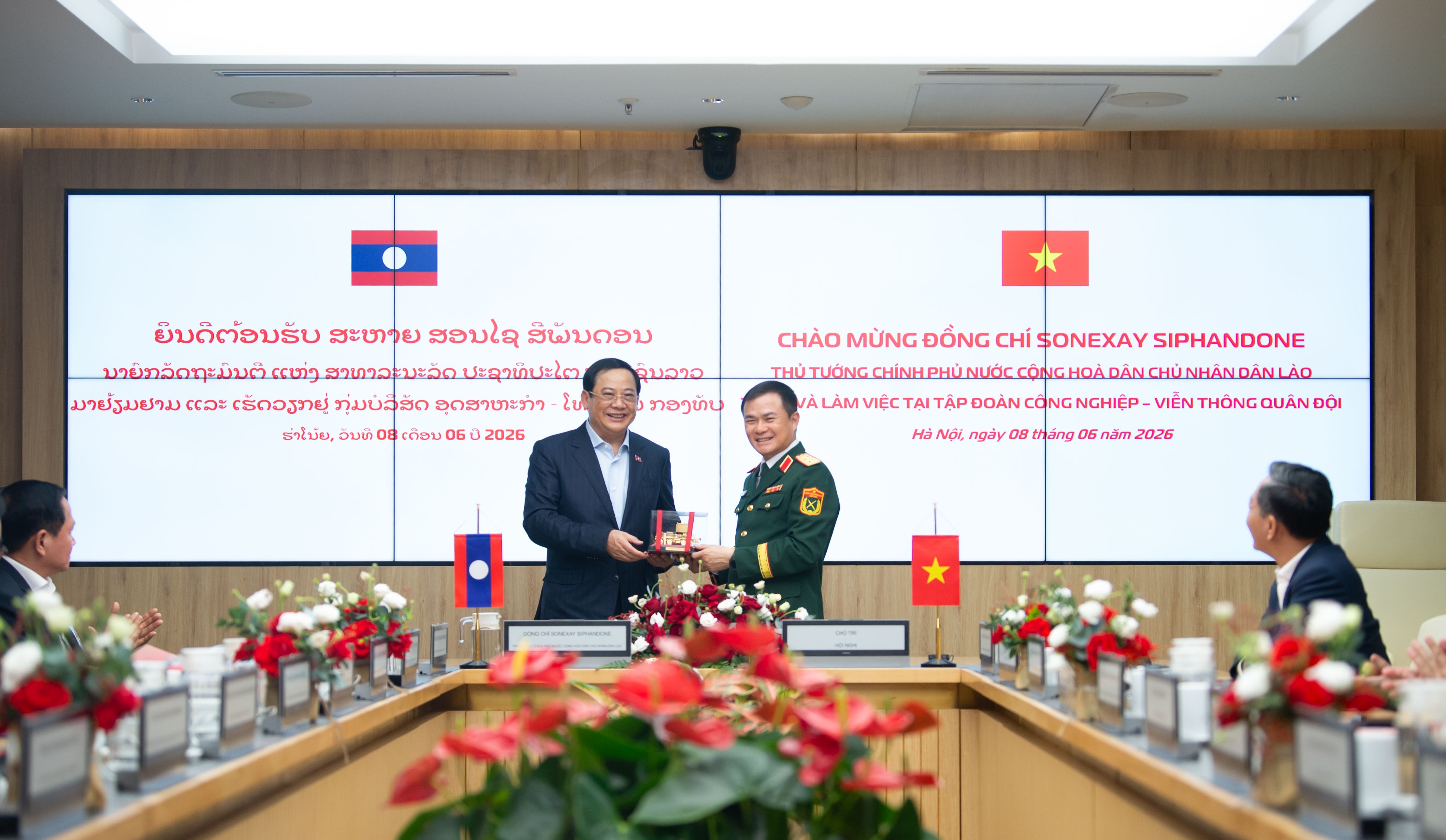 Câu chuyện tăng trưởng của Viettel từ 100.000 USD lên 10 tỷ USD gây chú ý tại Lào