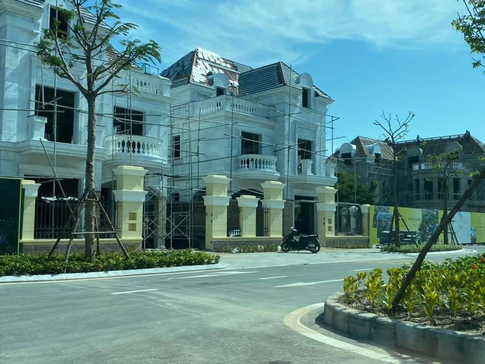 Giao dịch nhà liền thổ Hà Nội lao dốc 92%, nhà đầu tư “thủ thế” chờ tín hiệu mới