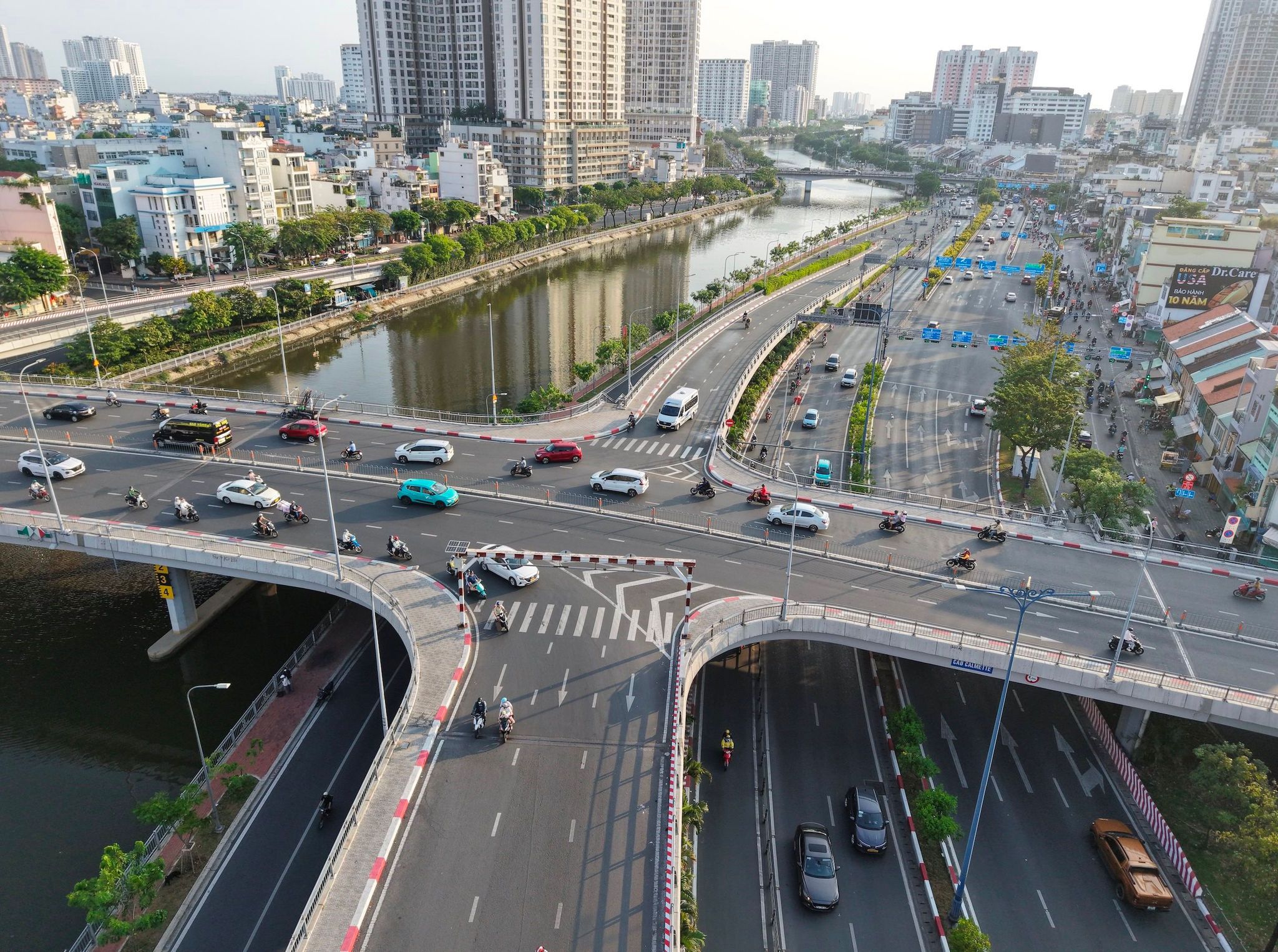 Hàng trăm nghìn tỷ đồng vốn hạ tầng tạo áp lực, lãi suất ngân hàng nóng trở lại