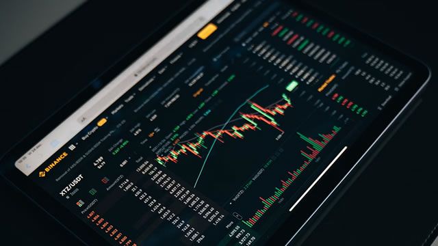 Kinh tế Mỹ tăng trưởng 2% trong quý I khi lạm phát vẫn ở mức cao và thị trường lao động vẫn kiên cường.