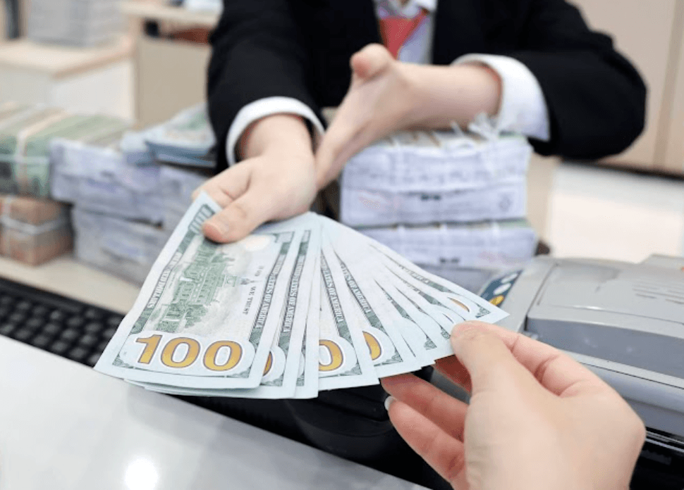 Tỷ giá USD hôm nay 20/8/2026: Tỷ giá trung tâm áp sát 25.600 đồng, USD ngân hàng giảm
