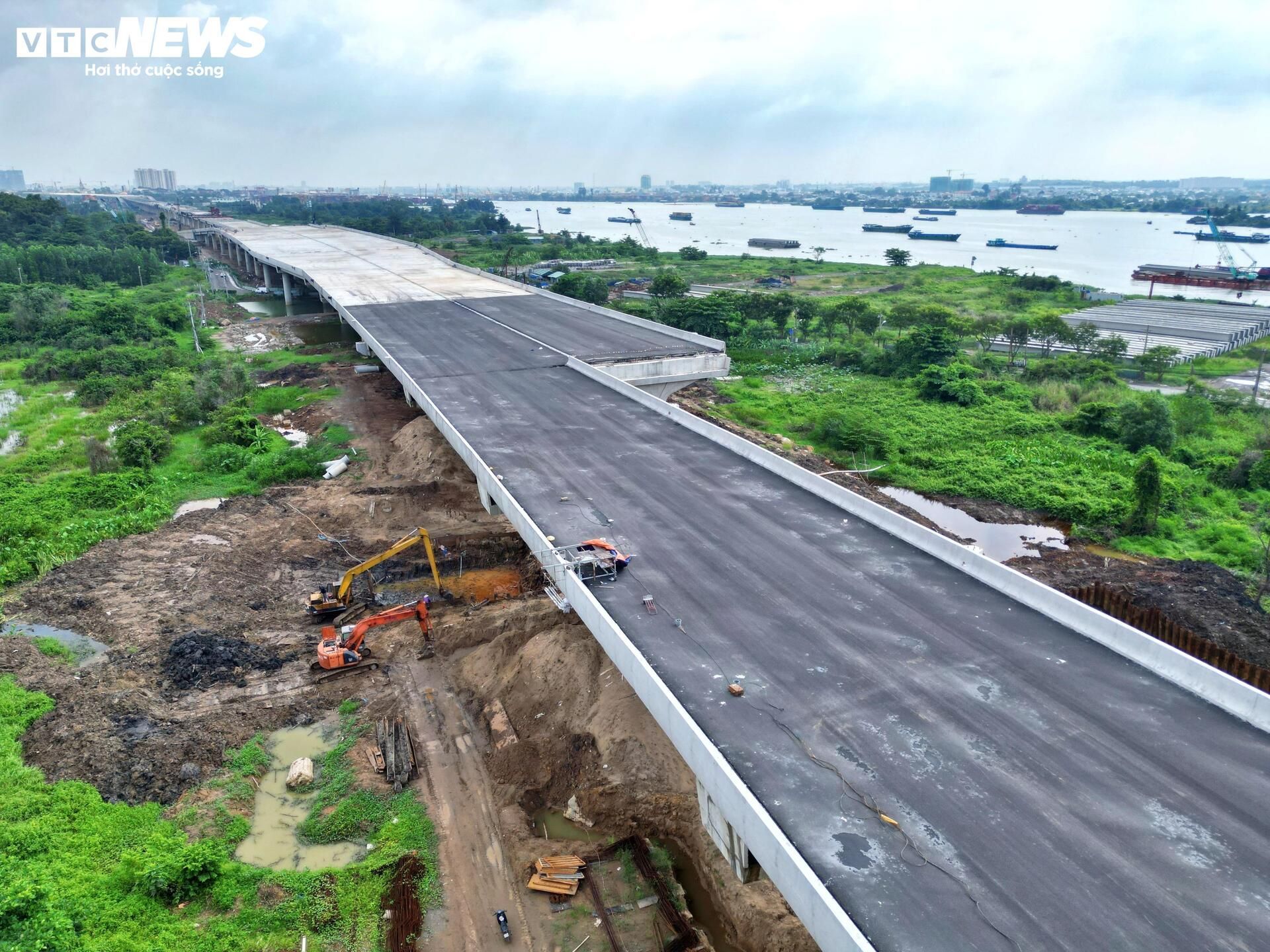 East section of Ho Chi Minh City's Ring Road 3: Ongoing construction and partial completion, July 2026
