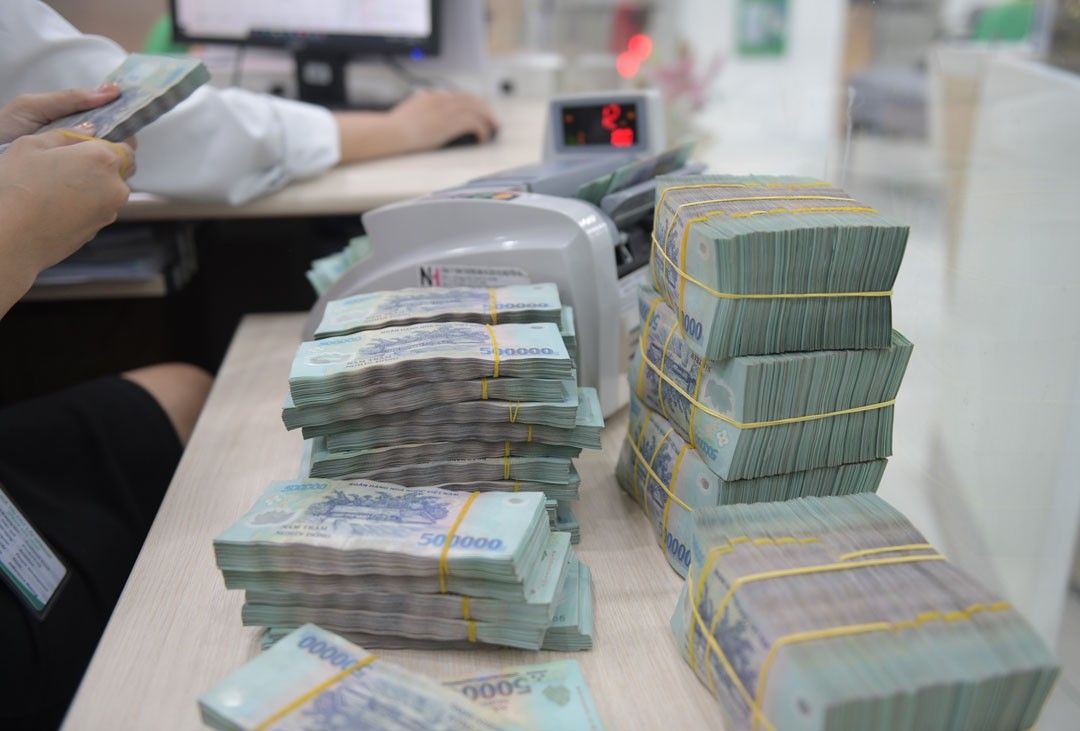 Big 4 đồng loạt nâng lãi suất huy động, mức cao nhất đạt 7,4%