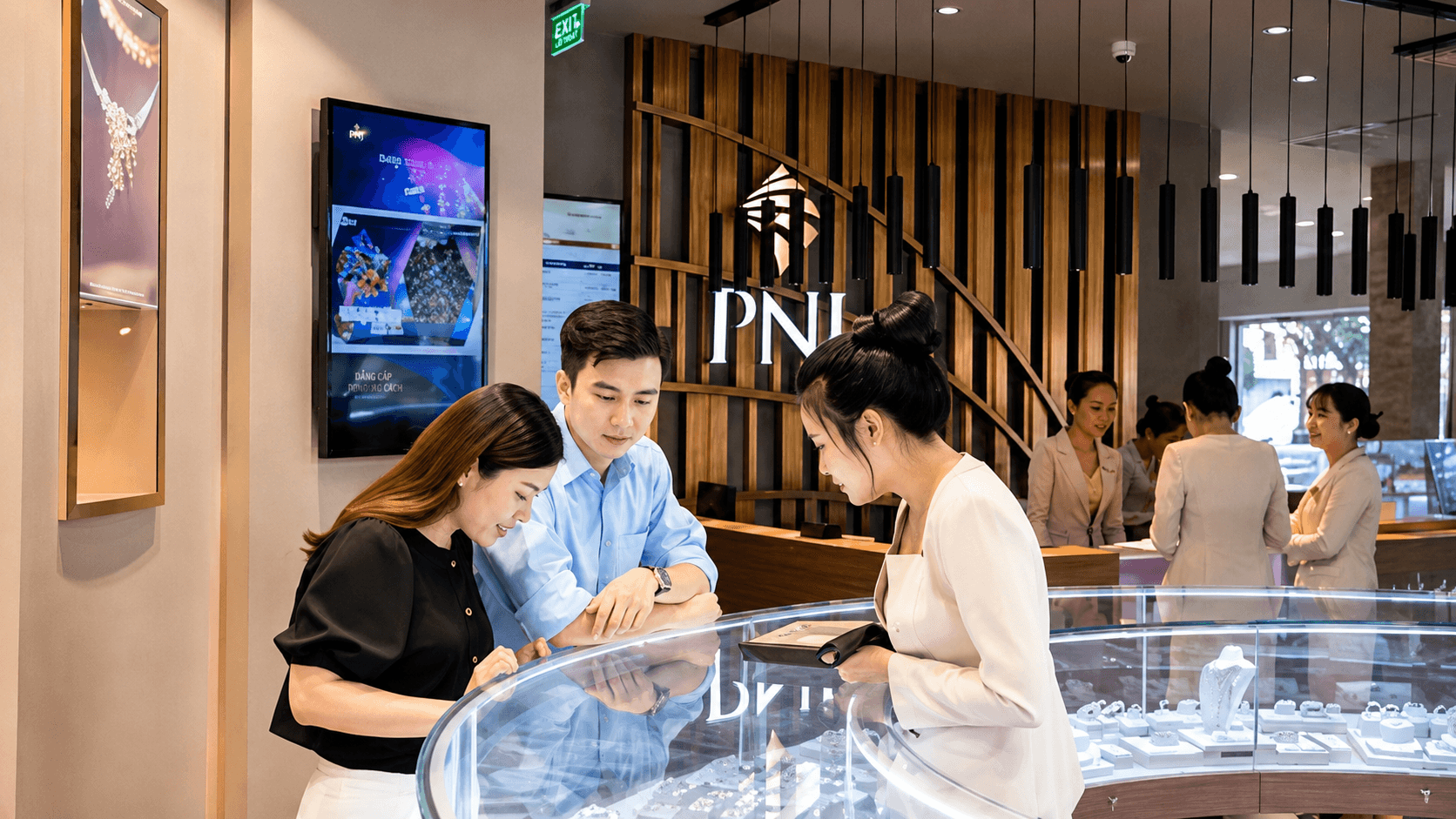 Vì sao T. Rowe Price sở hữu thêm 5,7 triệu cổ phiếu PNJ nhưng mất ghế cổ đông lớn?