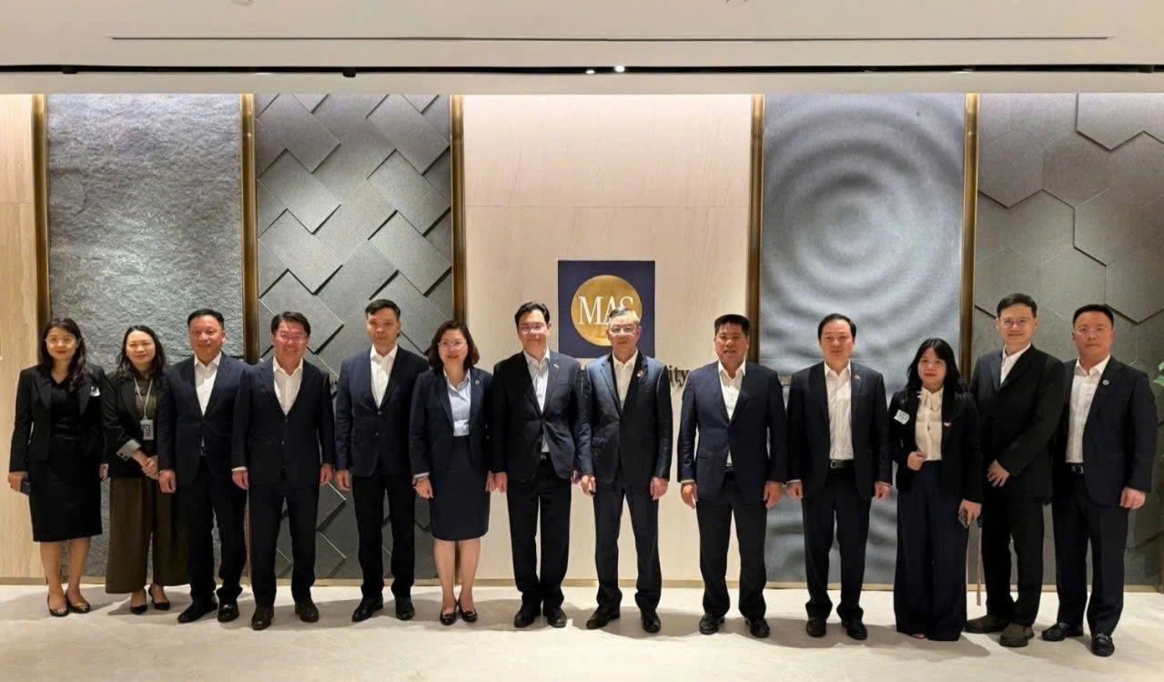 Việt Nam và Singapore tính chuyện kết nối sàn chứng khoán