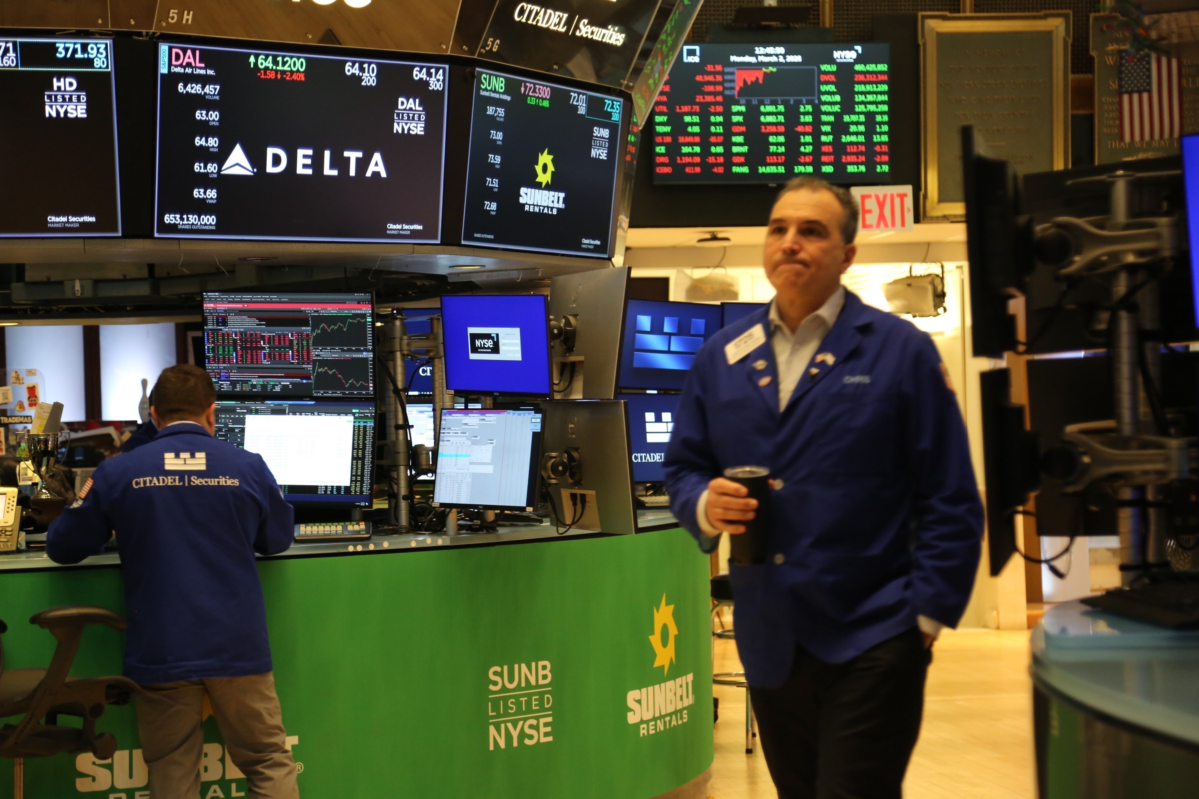 Nasdaq bứt phá hơn 1,5%, cổ phiếu AI tiếp sức chứng khoán Mỹ