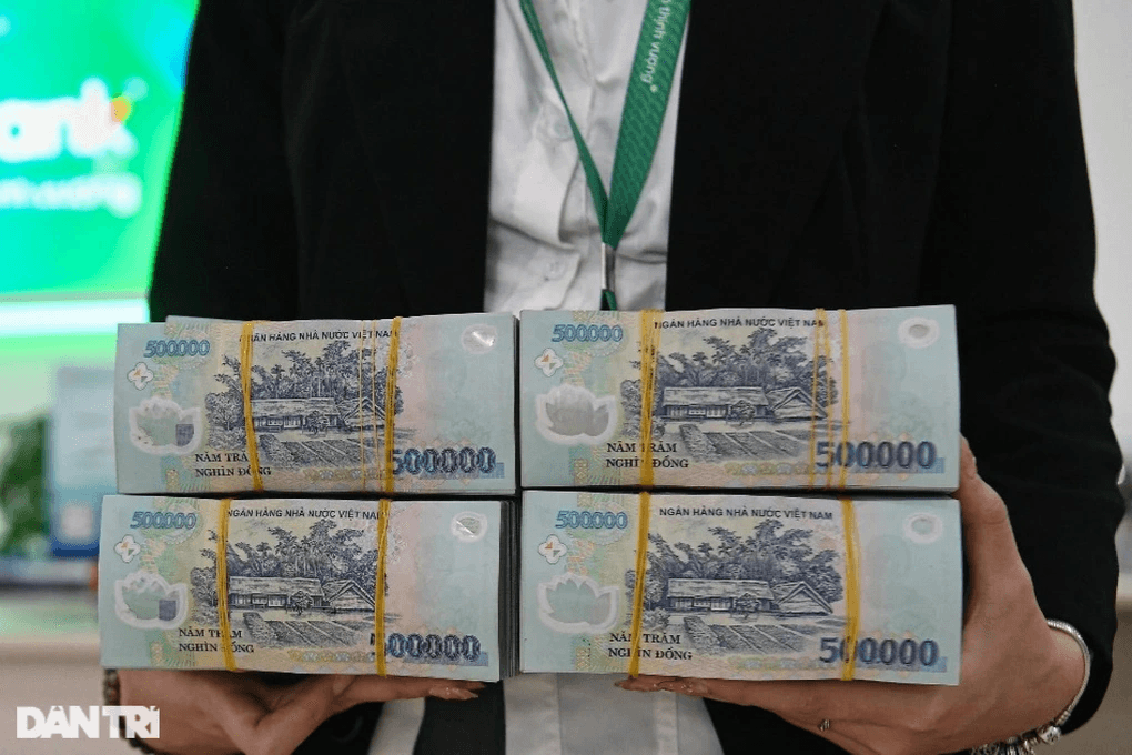 Lãi suất liên ngân hàng tăng mạnh trong một tuần