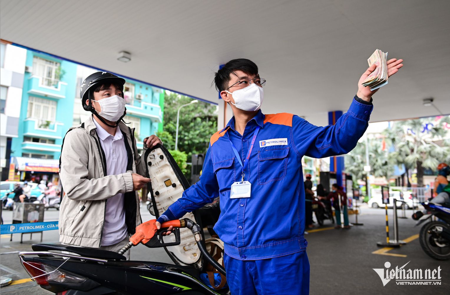 Giá xăng dầu hôm nay 28/8: Thế giới đảo chiều tăng, trong nước có giá mới