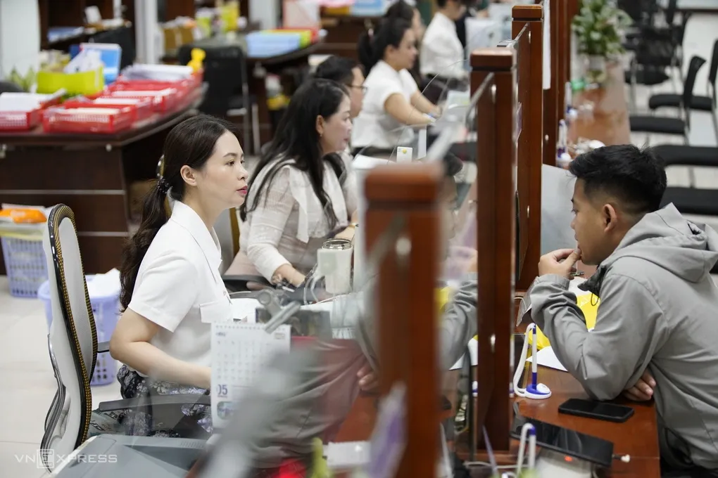 Đề xuất hỗ trợ hàng tháng 100% lương theo hệ số cho cán bộ kiểm soát thủ tục hành chính