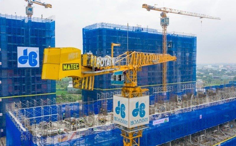 Xây dựng Hòa Bình bị phạt 92,5 triệu đồng vì vi phạm công bố thông tin