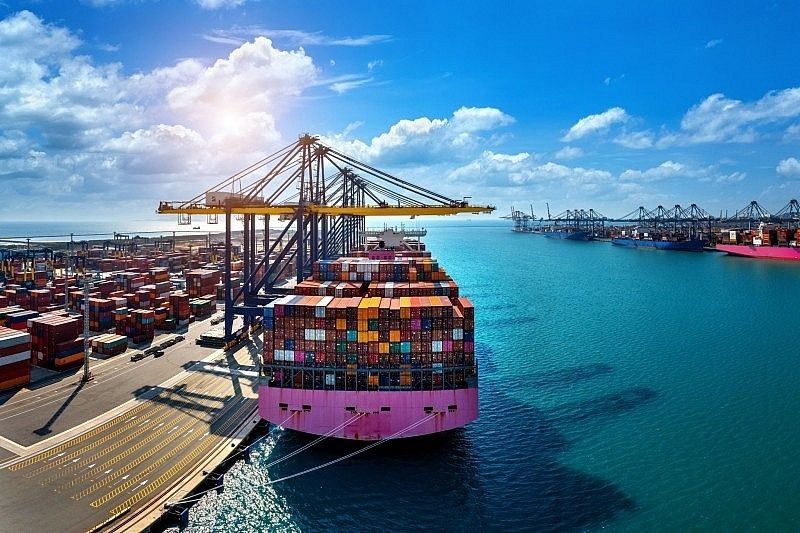 Vietnam's first-half 2026 exports rise driven by AI servers and semiconductors, masking weaknesses in traditional sectors